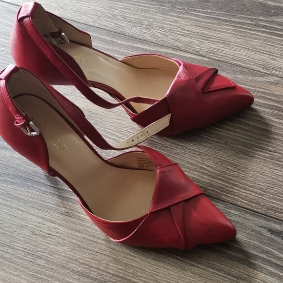 Shoes - Picture 4 of 4